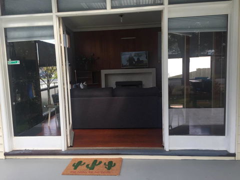 Growse House Yarram 3BR - Sydney 4u 5