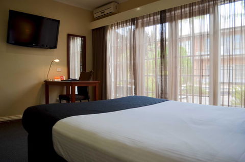 Quality Hotel Melbourne Airport - Sydney 4u 7
