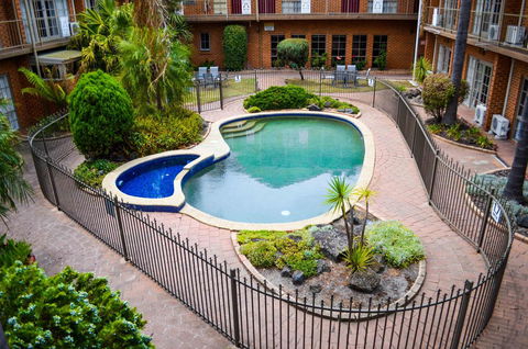 Quality Hotel Melbourne Airport - Sydney 4u 8