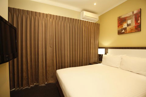 Quality Hotel Melbourne Airport - Sydney 4u 4