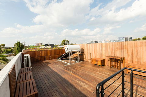 RenÃ©e - Beyond A Room Private Apartments - Sydney 4u 19
