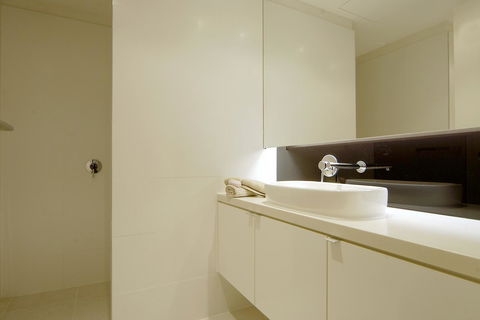 C-Scape Water Front Apartment - Accommodation Sydney 8