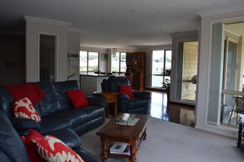 Ocean View Beach House - Sydney 4u 14