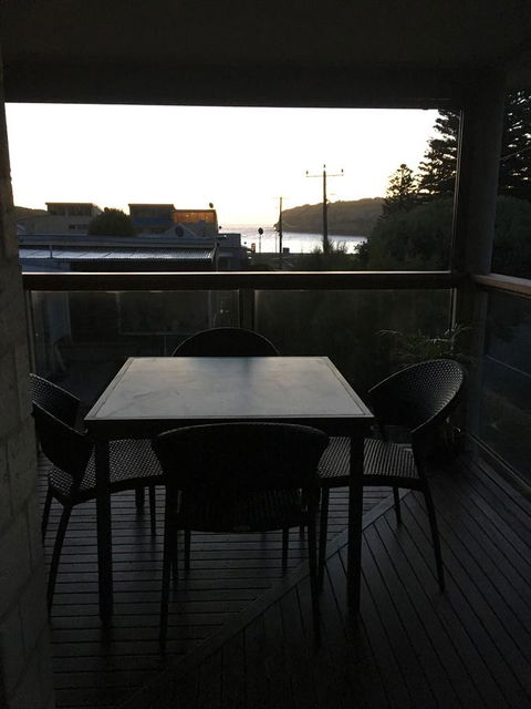 Ocean View Beach House - Sydney 4u 5