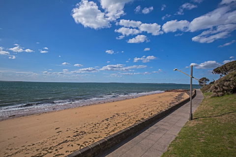 C-Scape Esplanade Cowes - Sydney 4u 21