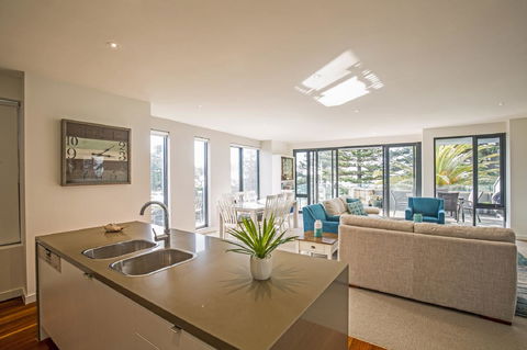 C-Scape Esplanade Cowes - Sydney 4u 8