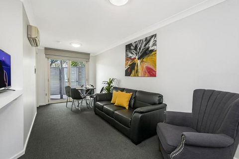 Apartments 521 - Sydney 4u 8
