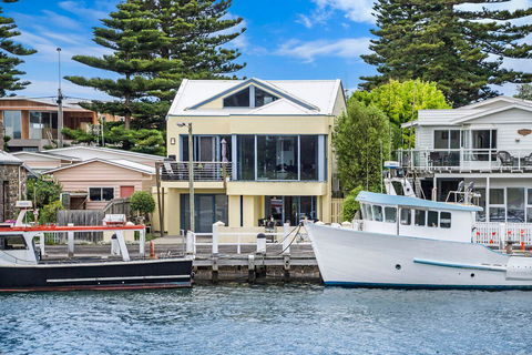 The Waterfront Apartment - Sydney 4u 3