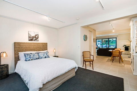 The Waterfront Apartment - Sydney 4u 5