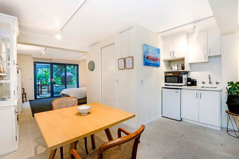 The Waterfront Apartment - Sydney 4u 8