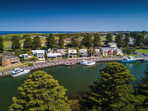 The Waterfront Apartment - Sydney 4u 1