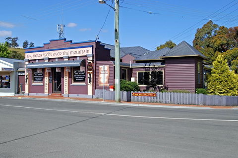 The Bears Went Over The Mountain - Sydney 4u 0