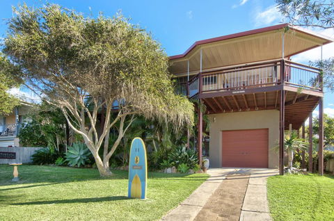 THE BOARDROOM ON BANKSIA - 11 Banksia Ave Bonny Hills - Accommodation Sydney 1