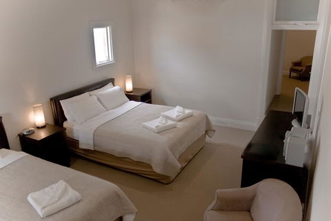 The Bridgetown Hotel - Sydney 4u 1