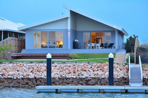 The Carnarvon Luxury Canal Home - Sydney 4u 0