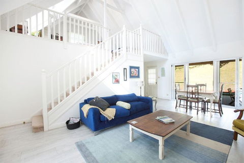 The Doll's House - Charming 2 Bedroom Cottage Just A Short Walk From The Village - Sydney 4u 3