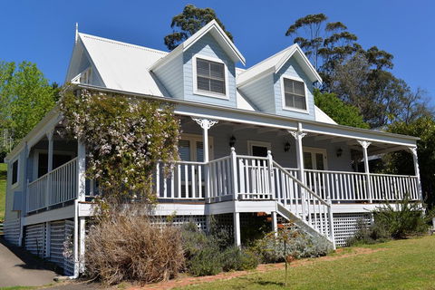 The Doll's House - Charming 2 Bedroom Cottage Just A Short Walk From The Village - Sydney 4u 0