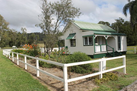 The Dollhouse Cottage - Accommodation Sydney 1