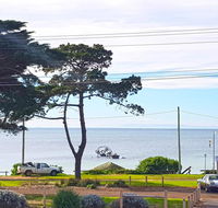 The Esplanade Holiday Home - Sydney 4u