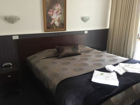 The Esplanade Motel - Sydney 4u 1
