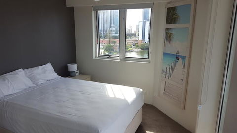 The Emerald Surfers Paradise - Accommodation Sydney 3