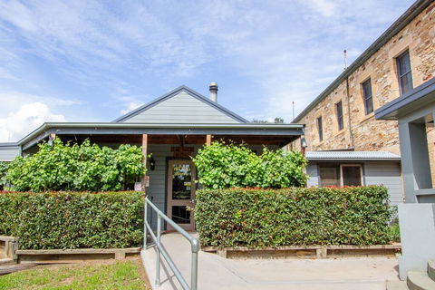 The Globe Hotel, Rylstone - Sydney 4u 1