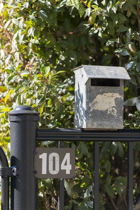 The Grey House - Sydney 4u 3