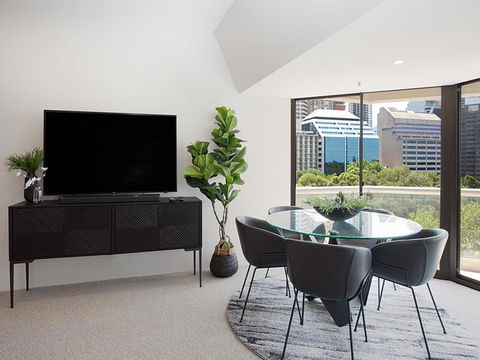 THE HYDEAWAY-LUXE HYDE PARK CITY APARTMENT-hosted By LAbode Accommodation - Accommodation Sydney 1
