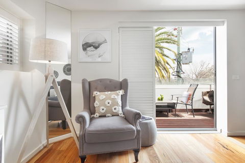 The Jetty Apartment By Ready Set Host - Accommodation Sydney 1