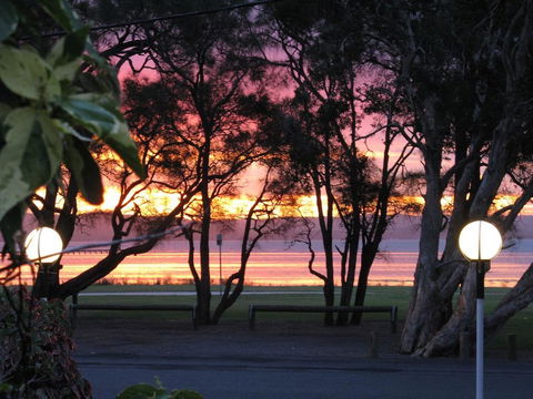 The Jetty Cabin Lakeside - Sydney 4u 1