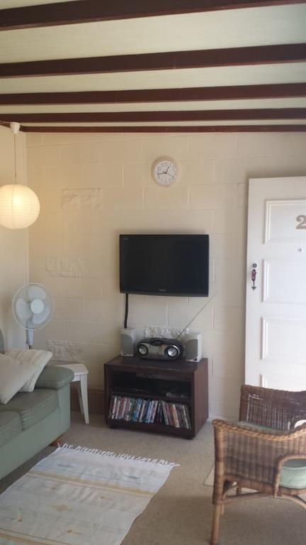The Jetty Cabin Lakeside - Sydney 4u 2