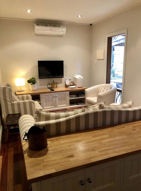 The Miners Cottage, Barossa - Sydney 4u 3