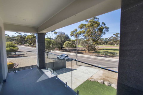 The Races Complex - Sydney Resort 2