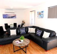 The Royal Dolphin Holiday Home - Sydney 4u