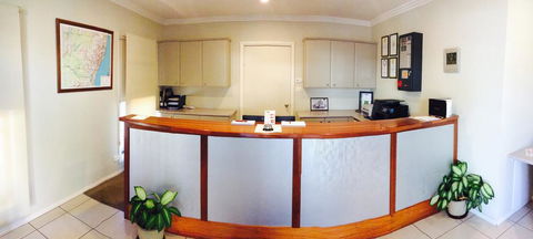 The Saltbush Motor Inn - Sydney 4u 1