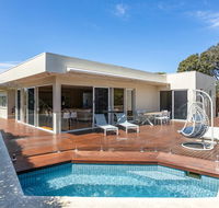The Sanctuary Stunning. Hot tub spa  Linen - Sydney 4u