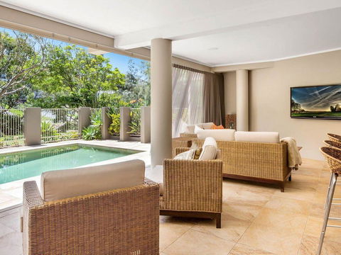 The Stanwell Beach Glass House - Beach & Pool - Sydney 4u 0