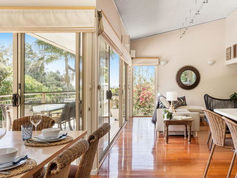 The Stanwell Beach Glass House - Beach & Pool - Sydney 4u 2