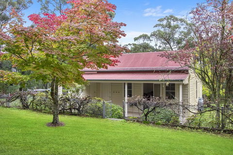 THE TEACHERS COTTAGE - Accommodation Sydney 3