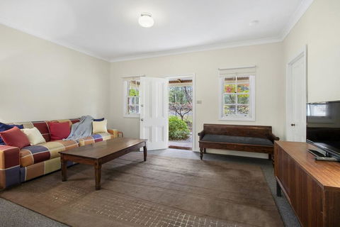 THE TEACHERS COTTAGE - Accommodation Sydney 0