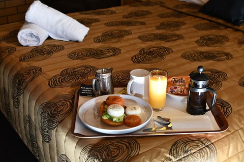 The Town House Motor Inn - Sydney 4u 2