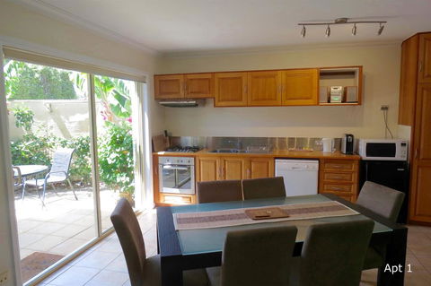 The Wave Oasis SC B&B - Sydney 4u 1