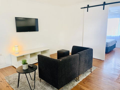 The White Picket Fence - Accommodation Sydney 0