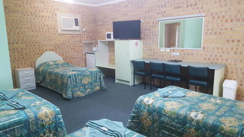 Tiaro Motor Inn - Sydney 4u 3