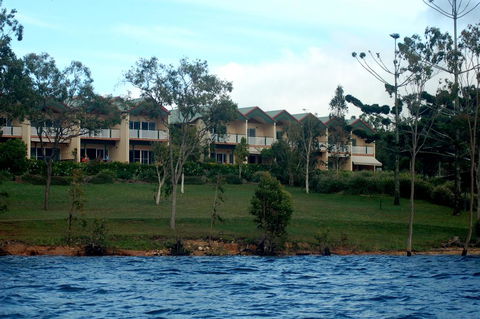Tinaroo Lake Resort - Sydney 4u 2