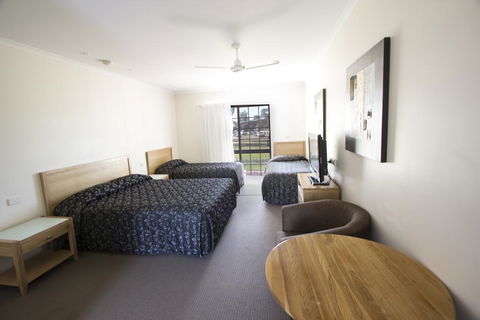 Tocumwal Golf Resort - Sydney 4u 2