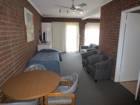 Tocumwal Golf Resort - Sydney 4u 1