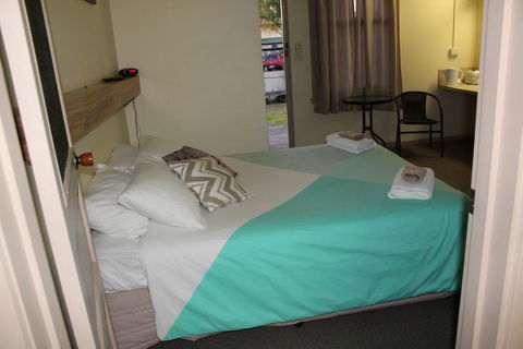 Tocumwal Hotel Motel (The Palms) - Sydney 4u 0