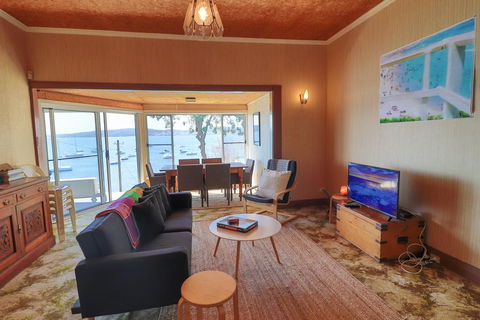 Tommy's Lakehouse - Sydney 4u 2