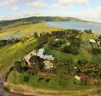 Top of the Lake Holiday Units - Sydney 4u